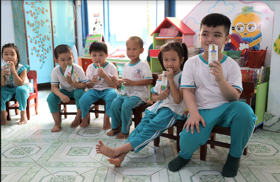 Bốn[-]năm[-]triển[-]khai,[-]Sữa[-]học[-]đường[-]tỉnh[-]Bến[-]Tre[-]"được[-]lòng"[-]cả[-]thầy[-]cô[-]lẫn[-]phụ[-]huynh